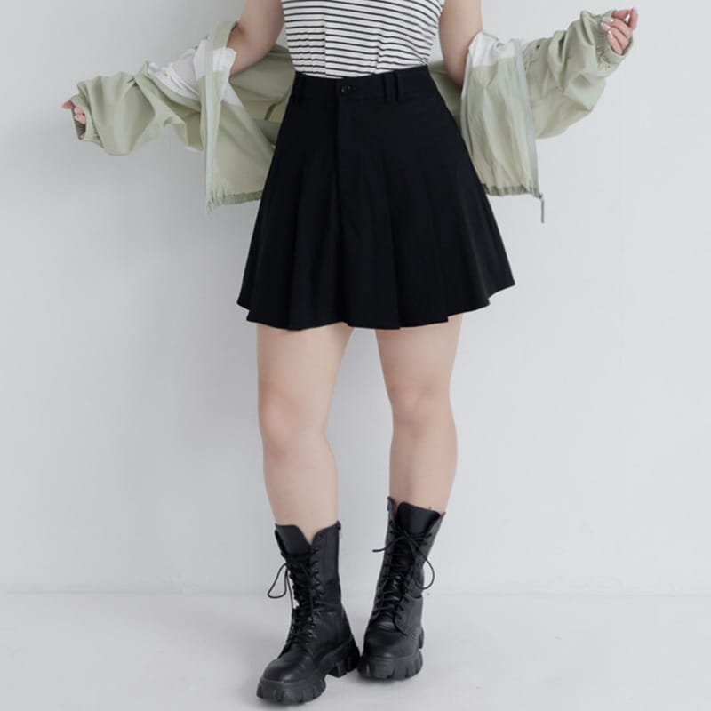 Skin-friendly Silky Pleated Back Elastic Plus Size Mini Skirt (With Pants)