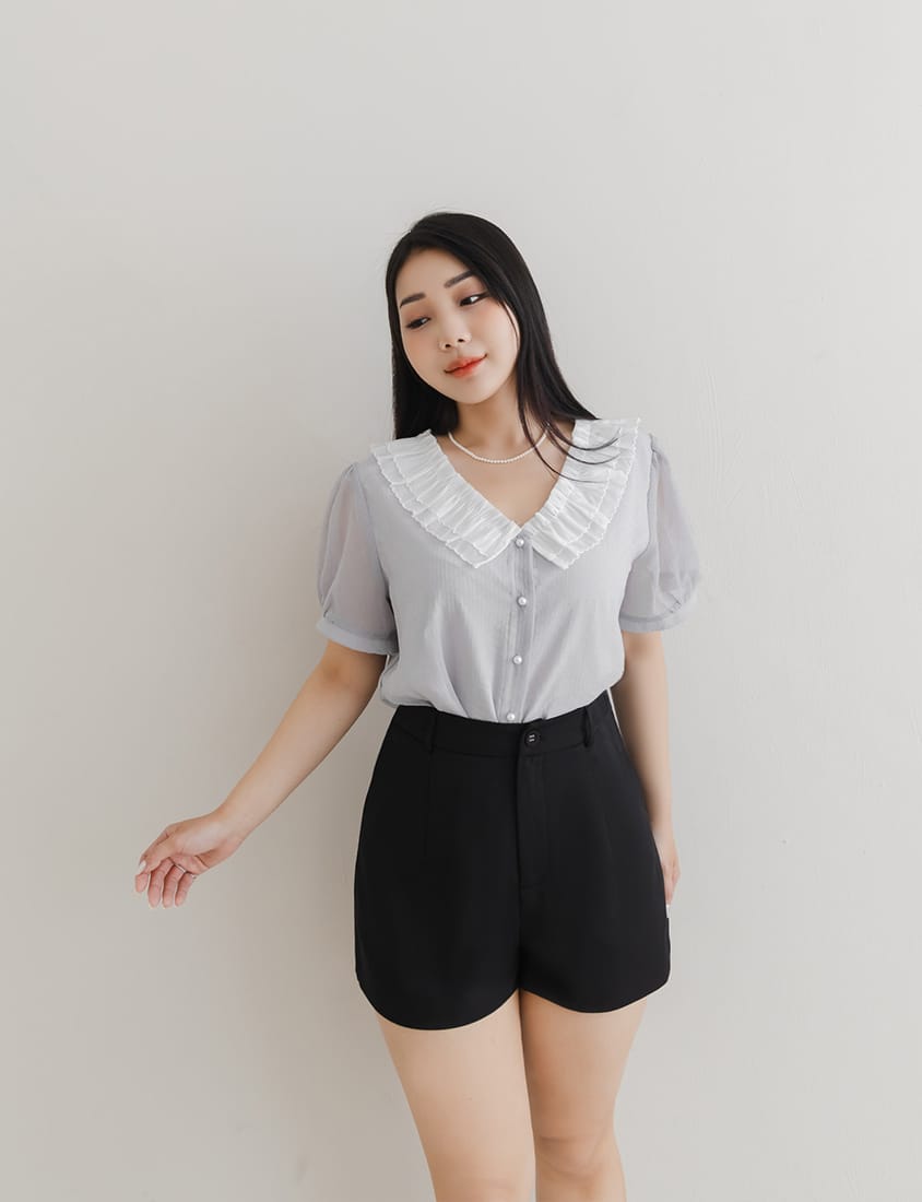 MISS. Romantic Contrast Pearl Buttons Ruffle Plus Size Blouse