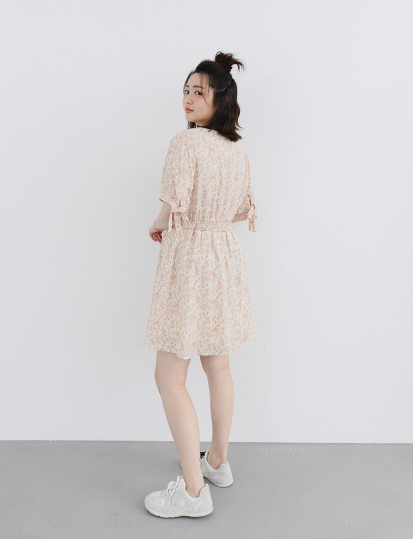 Heart Button Cuff Tie Plus Size Floral Mini Dress