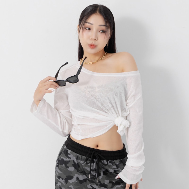 MUA! Chic Graphic Heart Lettering Plus Size Top