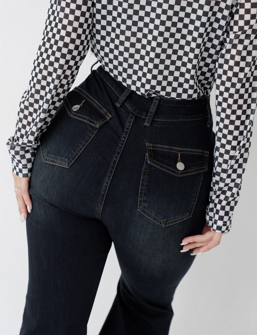 MUA! Cooling Tech V-Cut Plus Size Flare Jeans