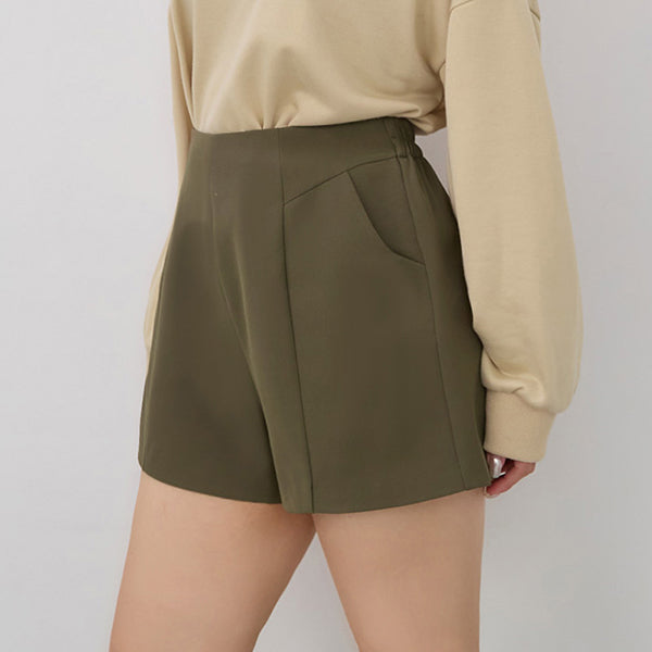 Versatile Center Stitch Plus Size Tailored Shorts