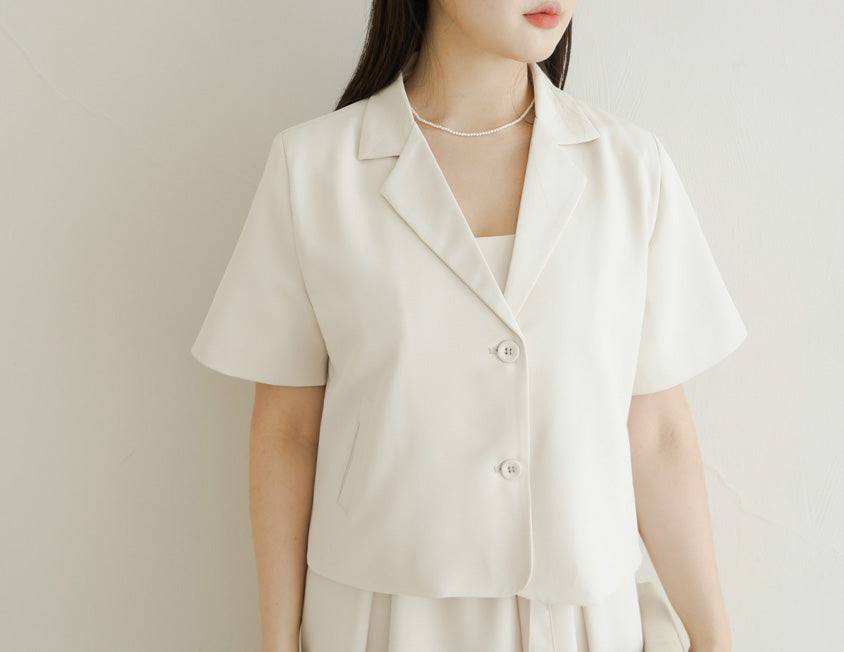 MISS. Silky Cool Plus Size Cropped Blazer