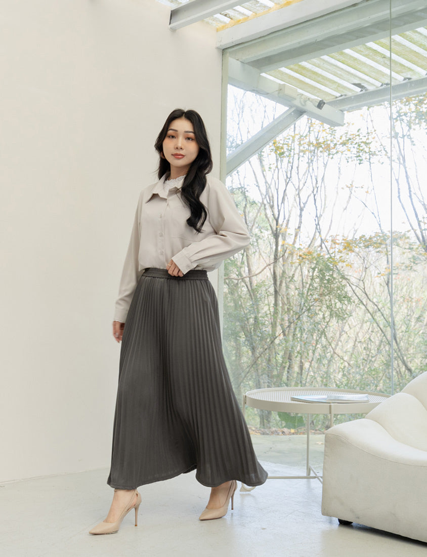 MISS. Fairy Pleated Elastic Waist Plus Size Maxi Skirt