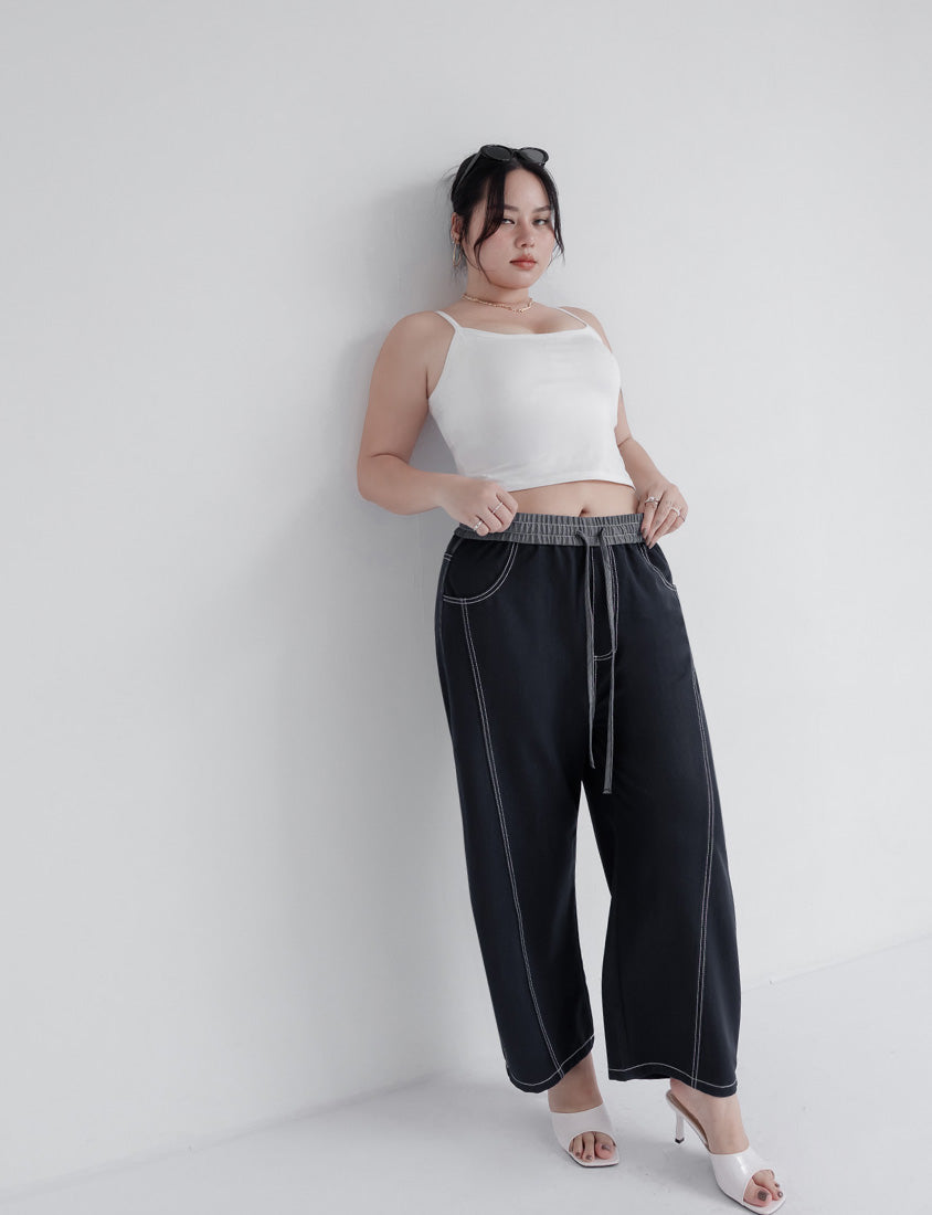 MUA! Color-Block Stitch Elastic Waist Plus Size Tapered Jeans