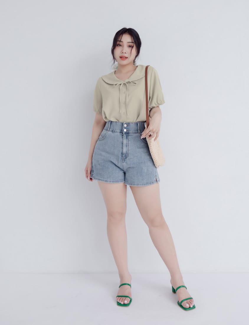 Ultra Waist-Sculpting Side Slit Slim Plus Size Denim Shorts