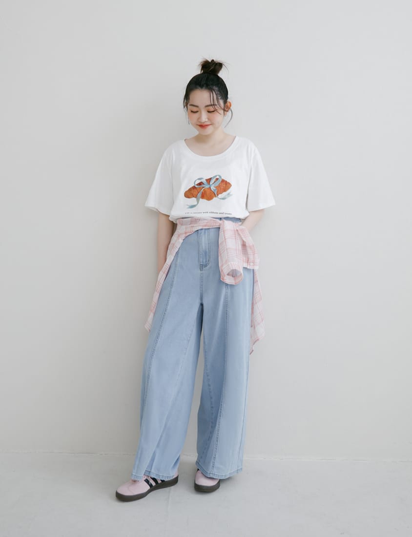 Apple-Shaped Friendly! Seamed Plus Size Wide Leg Jeans