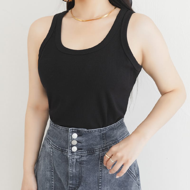 MUA! Summer Essential U-Neck Cut Out Plus Size Tank