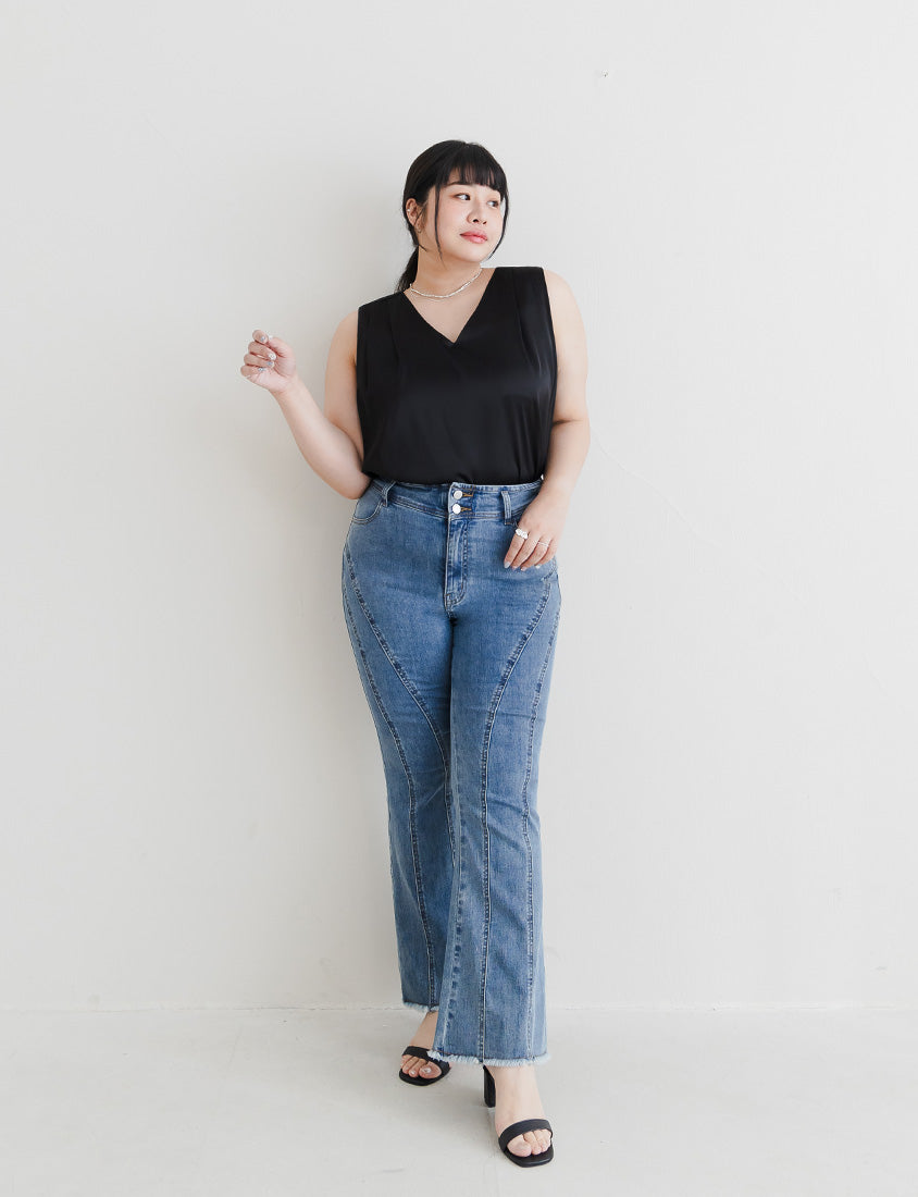 MISS. Subtle Sheen V-Neck Wide Strap Plus Size Pleated Tank