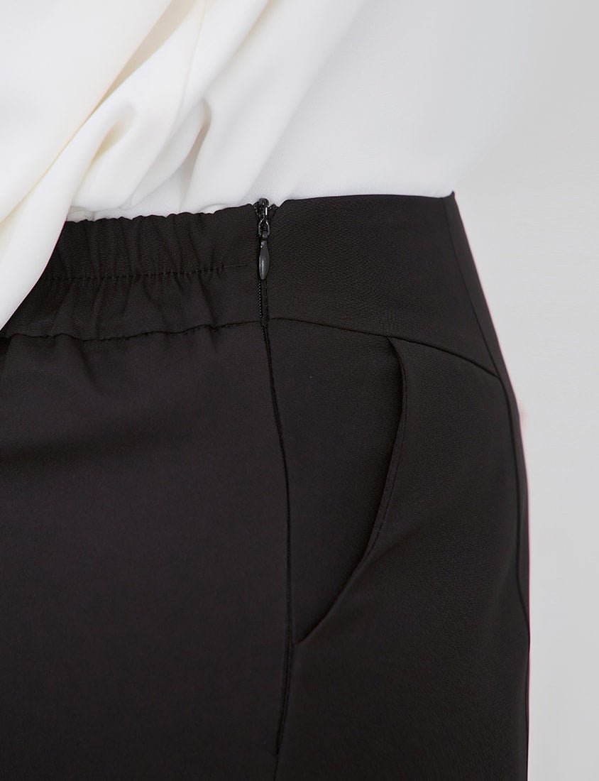 Versatile Center Stitch Plus Size Tailored Shorts