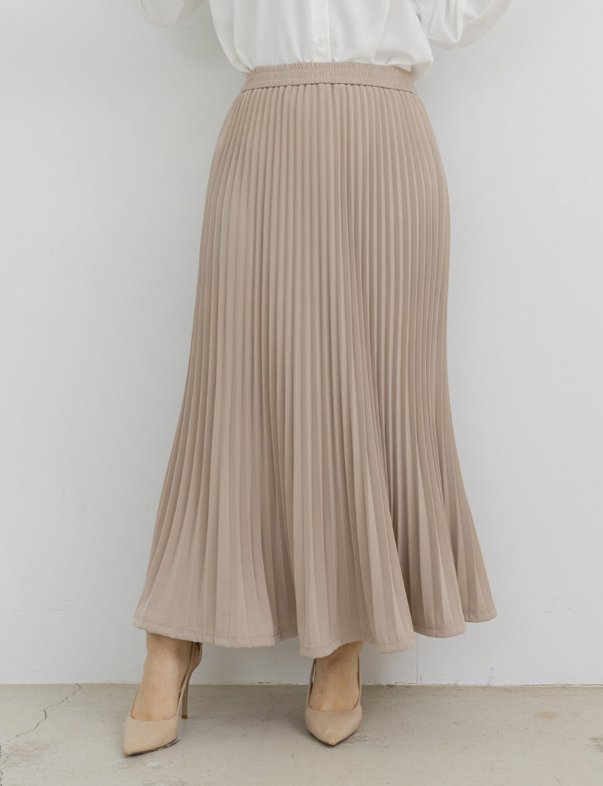 MISS. Fairy Pleated Elastic Waist Plus Size Maxi Skirt