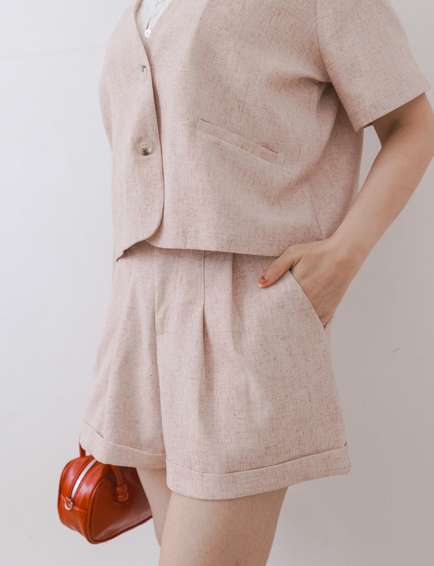 MISS. Wrinkle-Resistant Skin-Friendly Linen Cuffed Plus Size Shorts