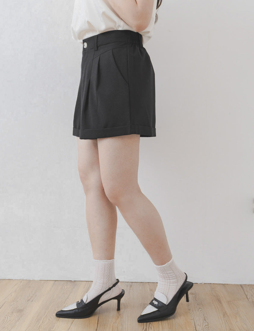 MISS. Wrinkle-Resistant Skin-Friendly Linen Cuffed Plus Size Shorts