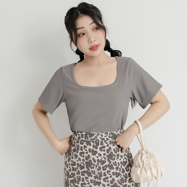 Pobra. Airy Ribbed Square Neck Short Sleeve Plus Size Bra Top