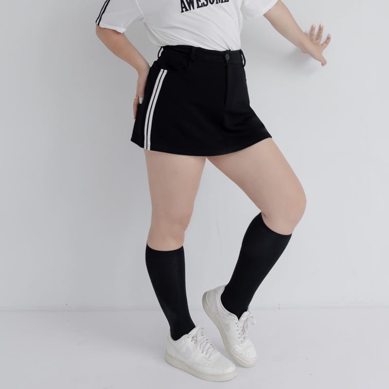 MUA! Space Cotton Back Elastic Plus Size Mini Skirt (With Pants)