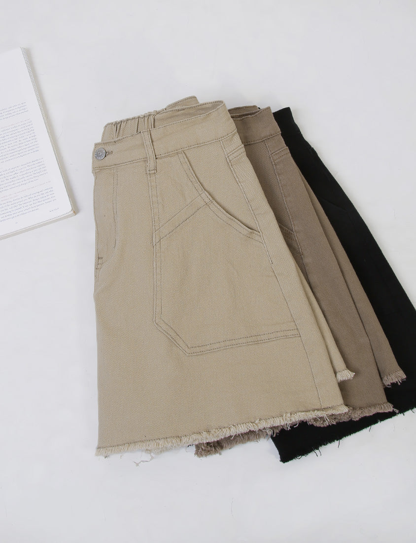 Pocket Twill Cotton Frayed Hem Plus Size Mini Skirt (With Inner Shorts)