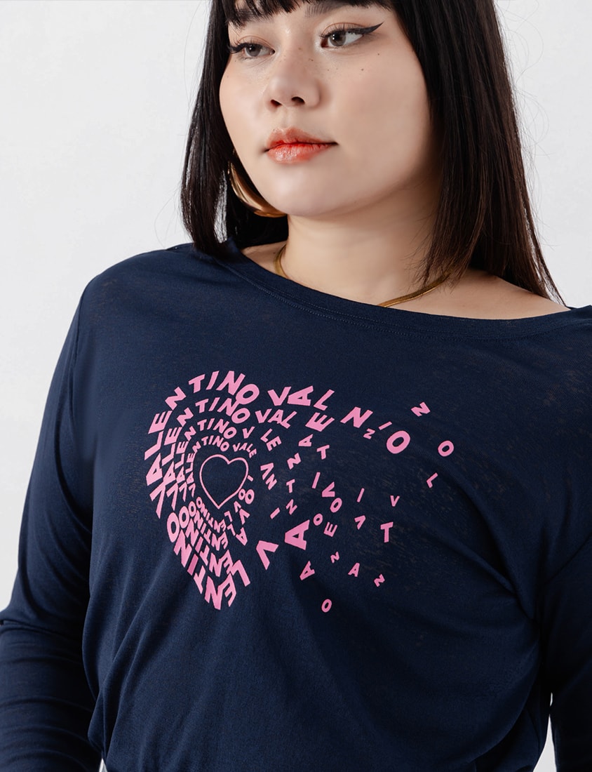 MUA! Chic Graphic Heart Lettering Plus Size Top