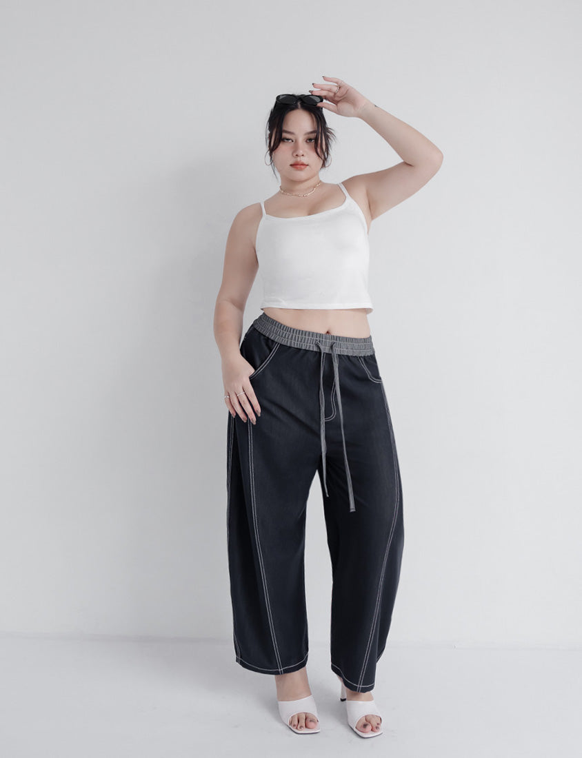 MUA! Color-Block Stitch Elastic Waist Plus Size Tapered Jeans