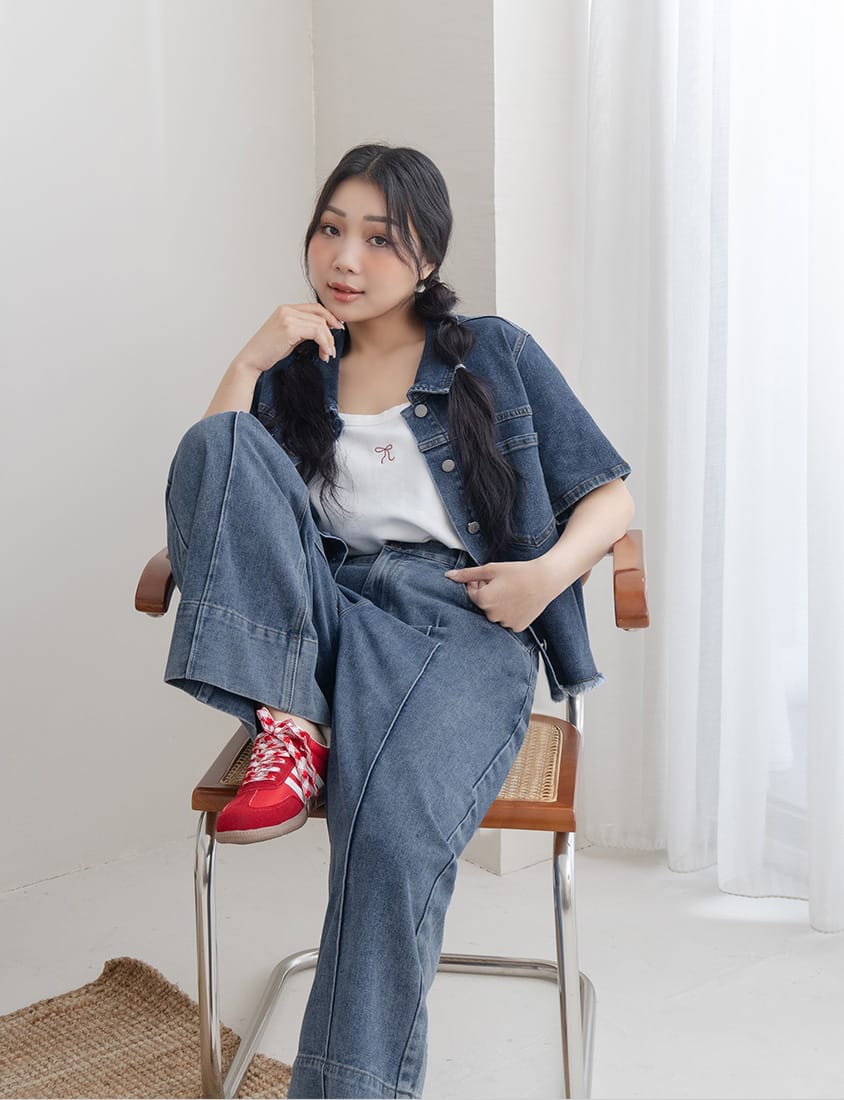 Versatile Pocket Distressed Plus Size Denim Jacket