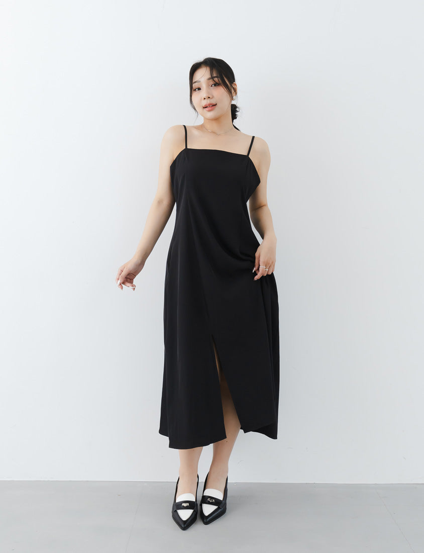 Wrinkle-Resistant Front Slit Adjustable Strap Plus Size Maxi Dress