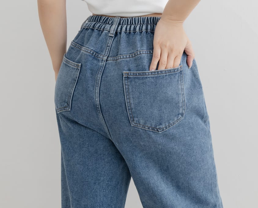 3D Seamed Plus Size Wide Straight Leg Jeans