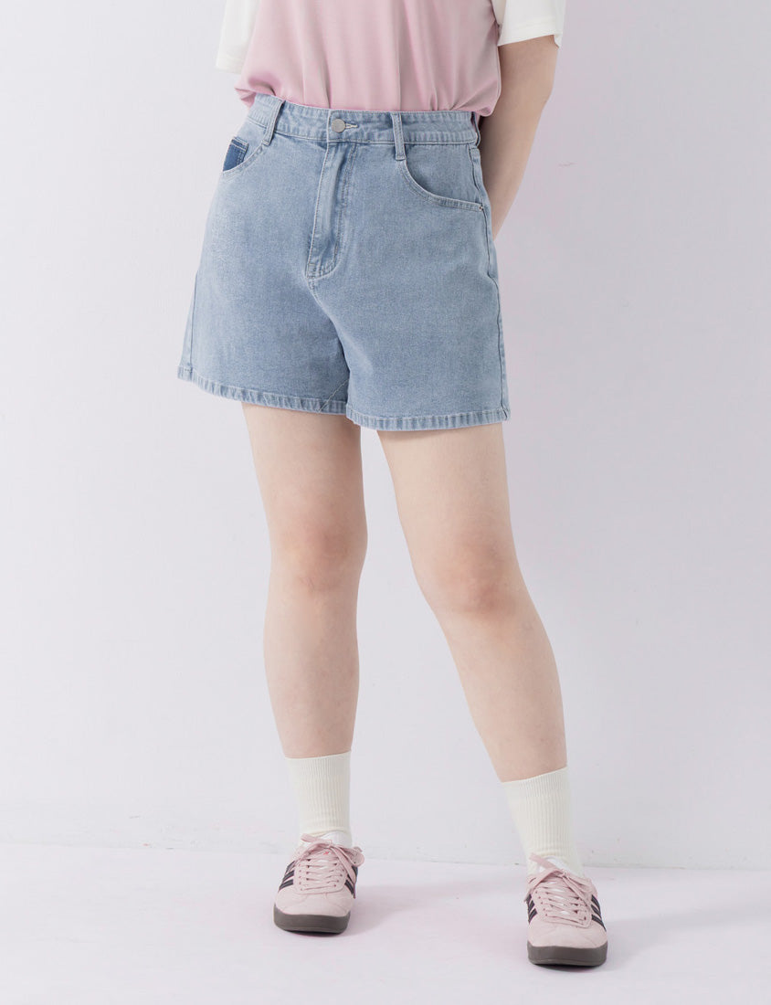 Versatile Contrast-Pocket Plus Size Denim Shorts