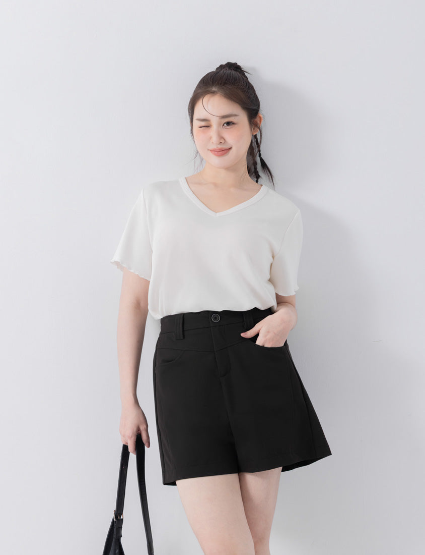 Tailored Seam Slim Fit Plus Size Shorts