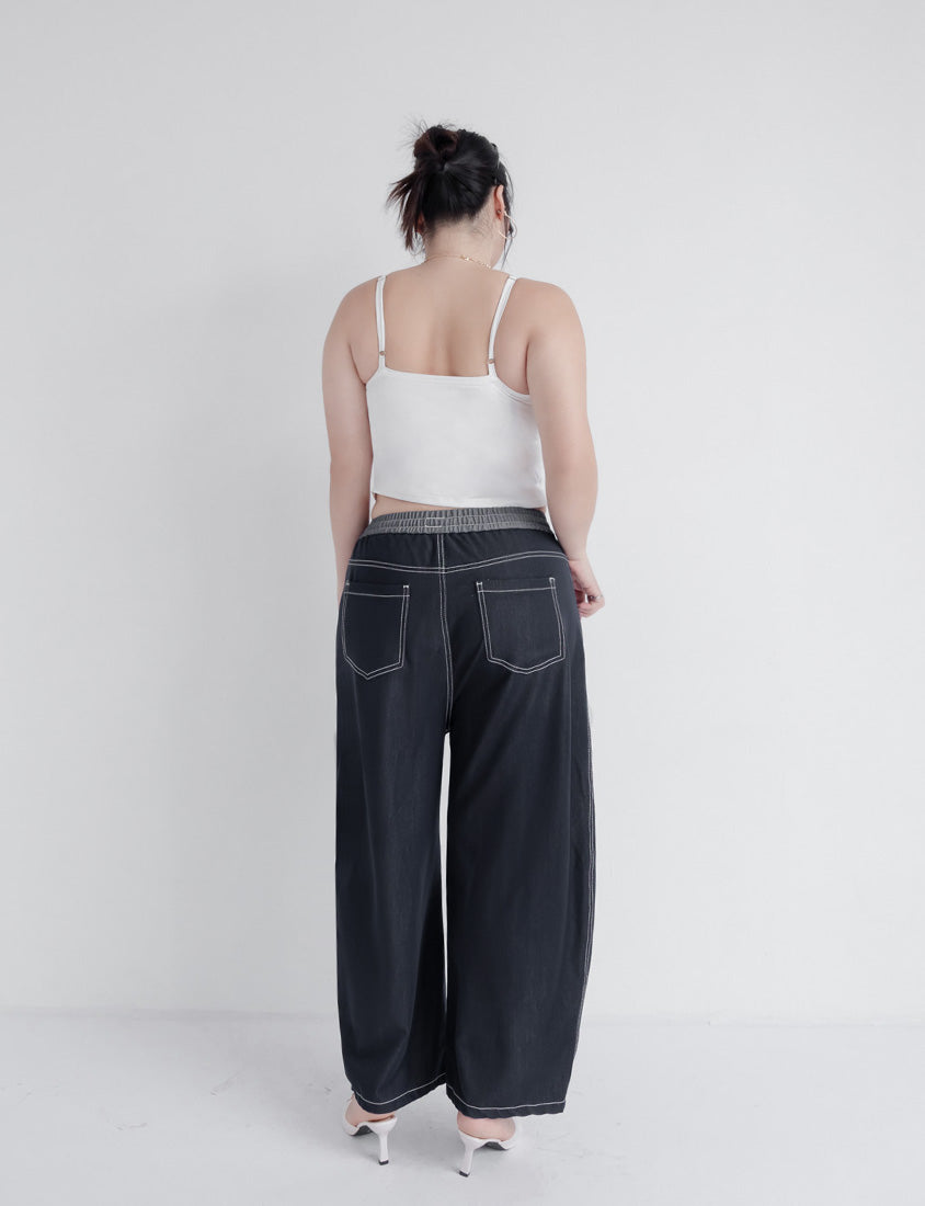 MUA! Color-Block Stitch Elastic Waist Plus Size Tapered Jeans