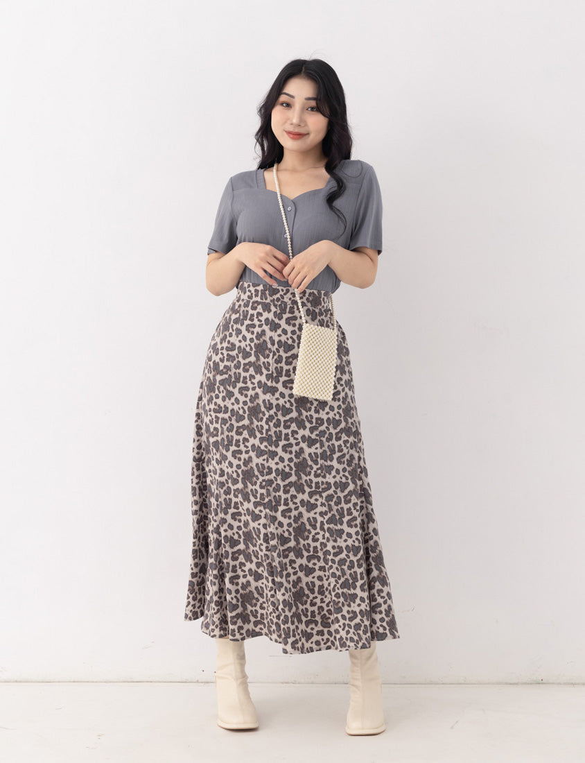 Multicolor Heart Collar Floral Button Plus Size Ribbed Top
