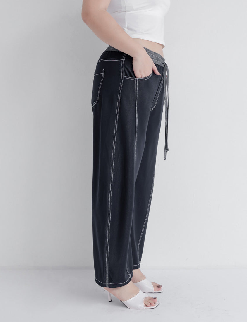MUA! Color-Block Stitch Elastic Waist Plus Size Tapered Jeans