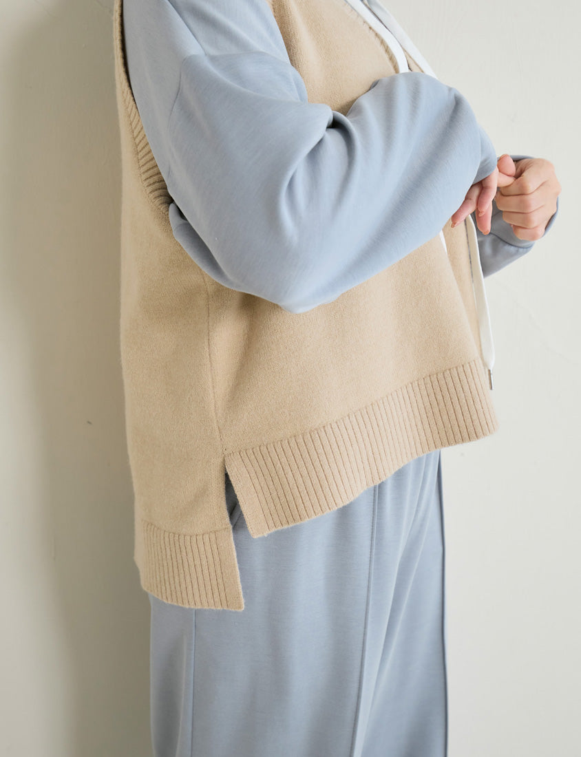 Versatile Multicolor V-Neck Cropped Plus Size Knit Vest