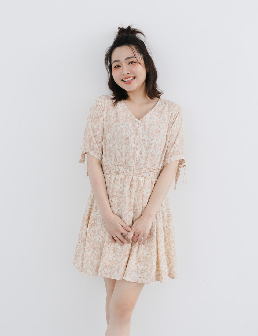 Heart Button Cuff Tie Plus Size Floral Mini Dress