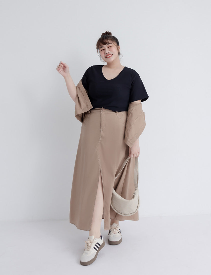 Pobra. Airy Ribbed V-Neck Short Sleeve Plus Size Bratop