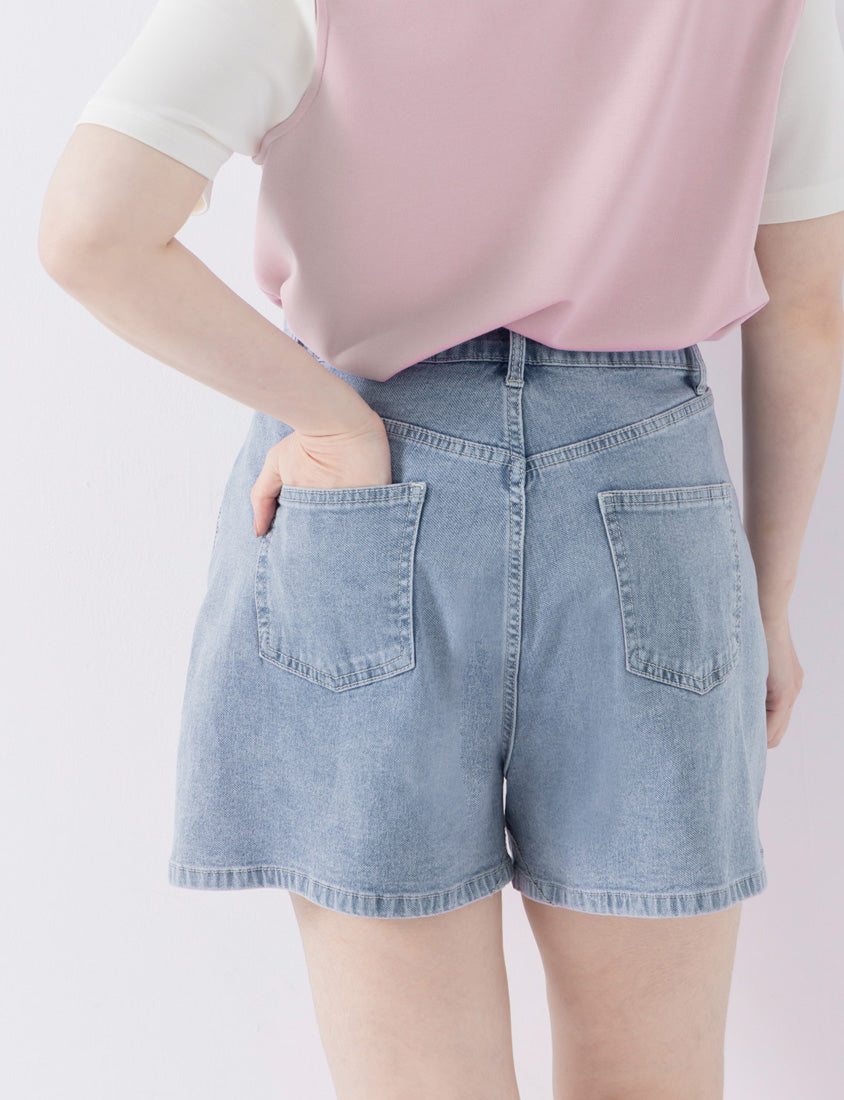 Versatile Contrast-Pocket Plus Size Denim Shorts