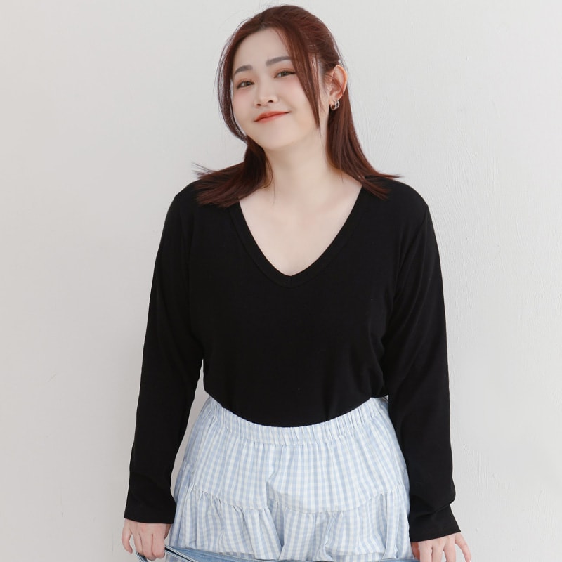 V-Neck Slim Fit Plus Size Long Sleeve Tee