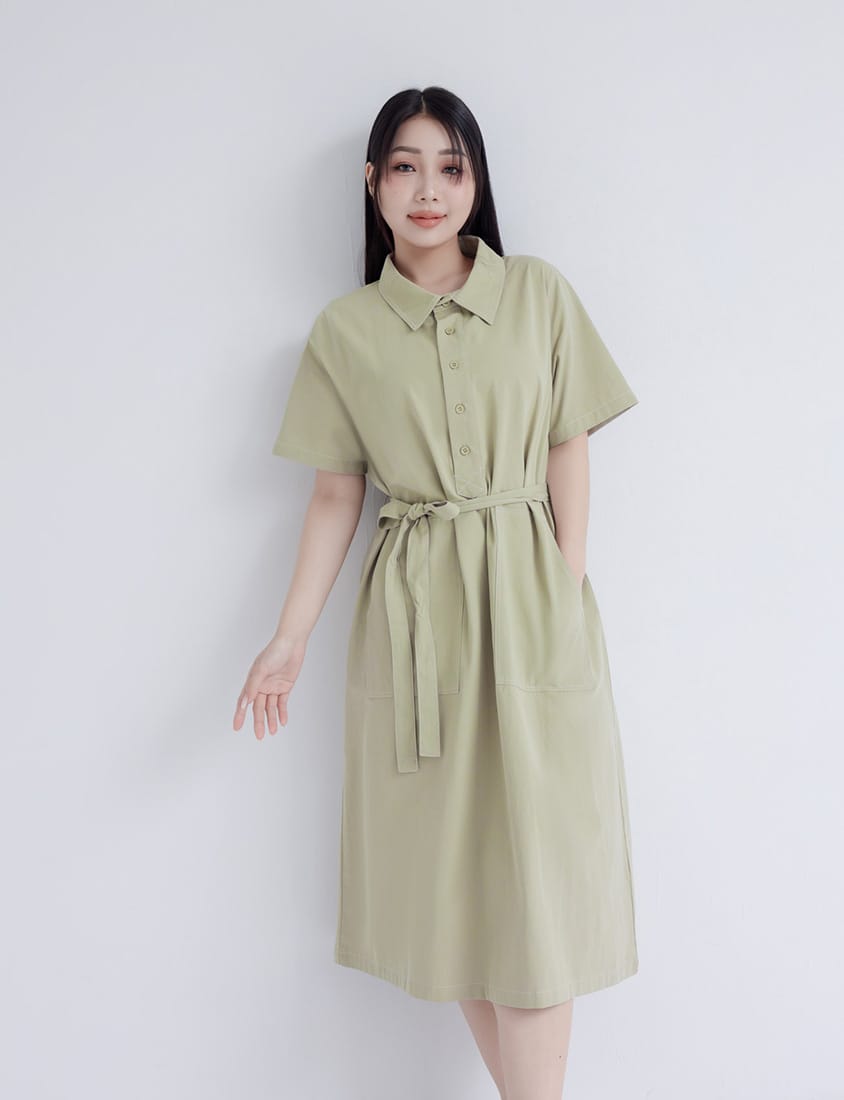 Color-Block Stitching Collar Twill Plus Size Maxi Dress (with Waist Tie)