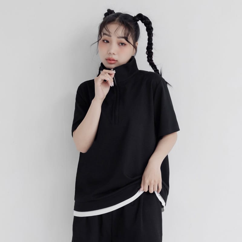 Zip-Up Faux Two-Piece Multicolor Plus Size Short Sleeve Tee