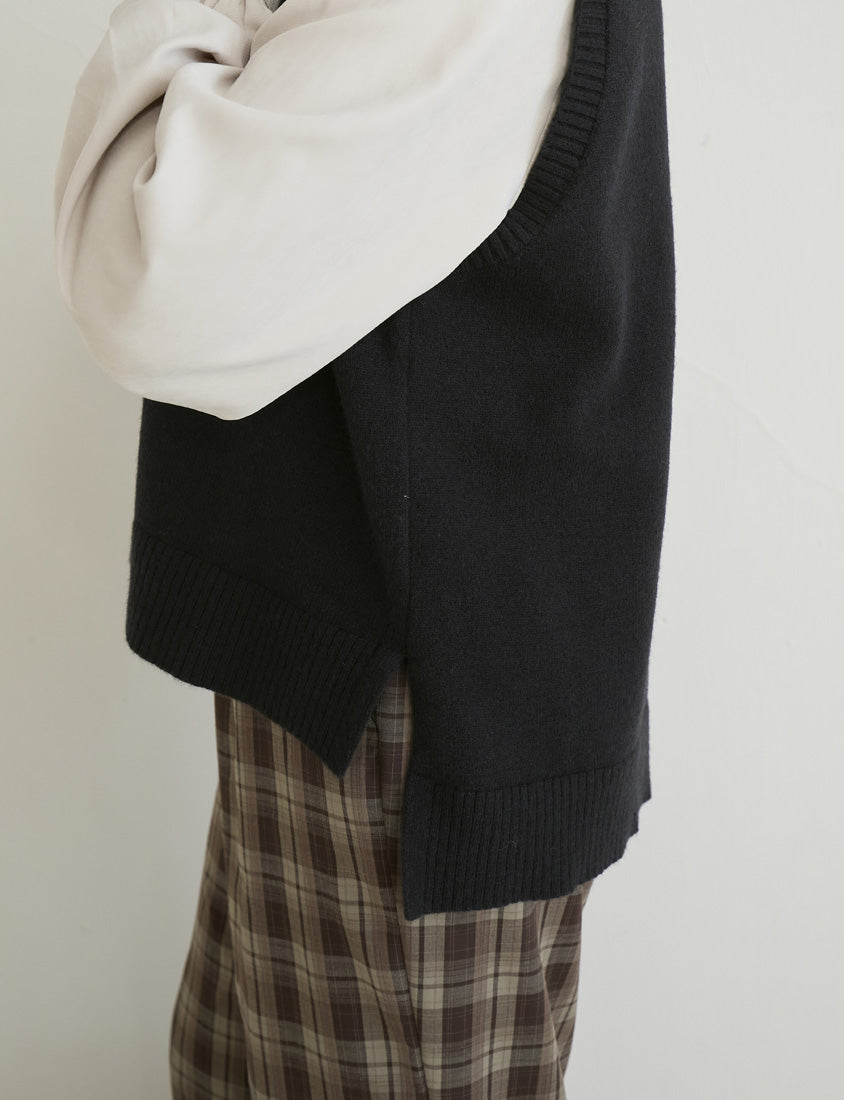 Versatile Multicolor V-Neck Cropped Plus Size Knit Vest