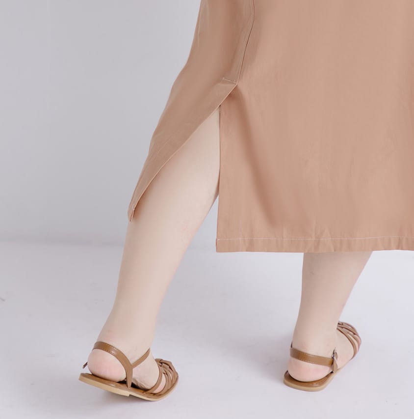 Color-Block Stitching Collar Twill Plus Size Maxi Dress (with Waist Tie)