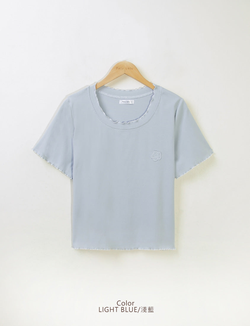 Cute Floral Applique Wavy Edge Plus Size Tee