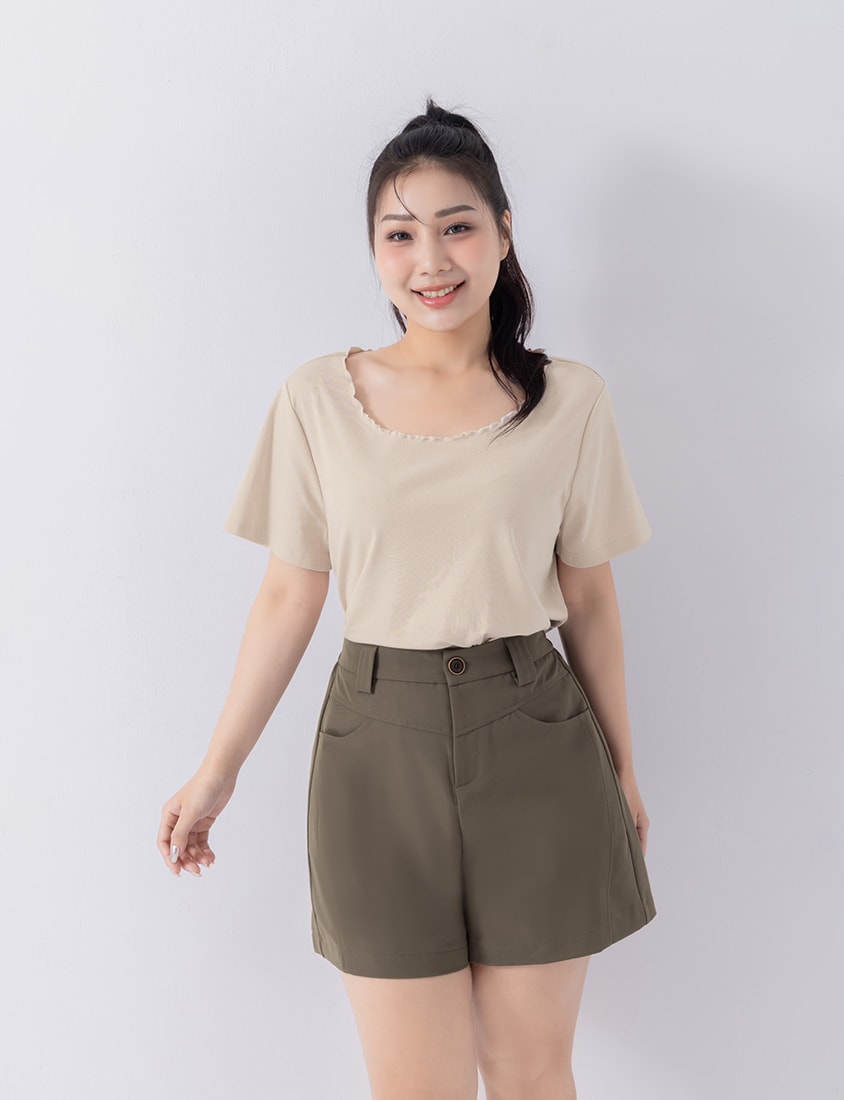 Tailored Seam Slim Fit Plus Size Shorts