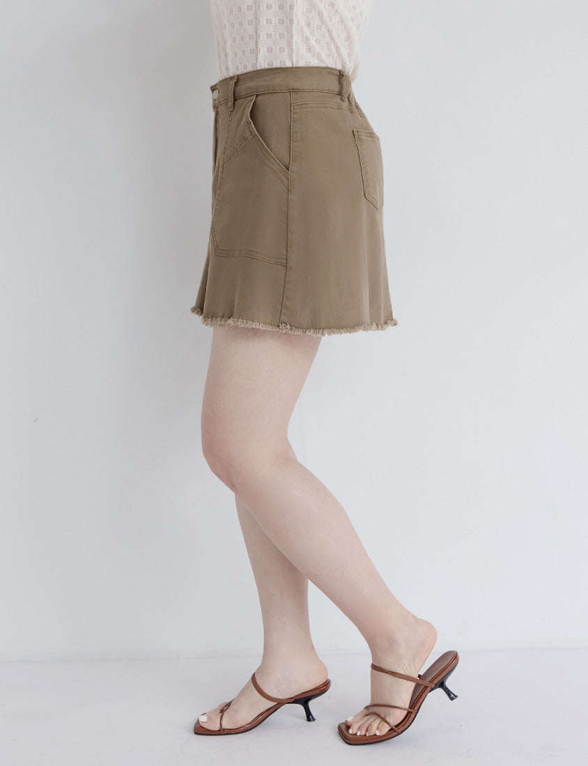 Pocket Twill Cotton Frayed Hem Plus Size Mini Skirt (With Inner Shorts)