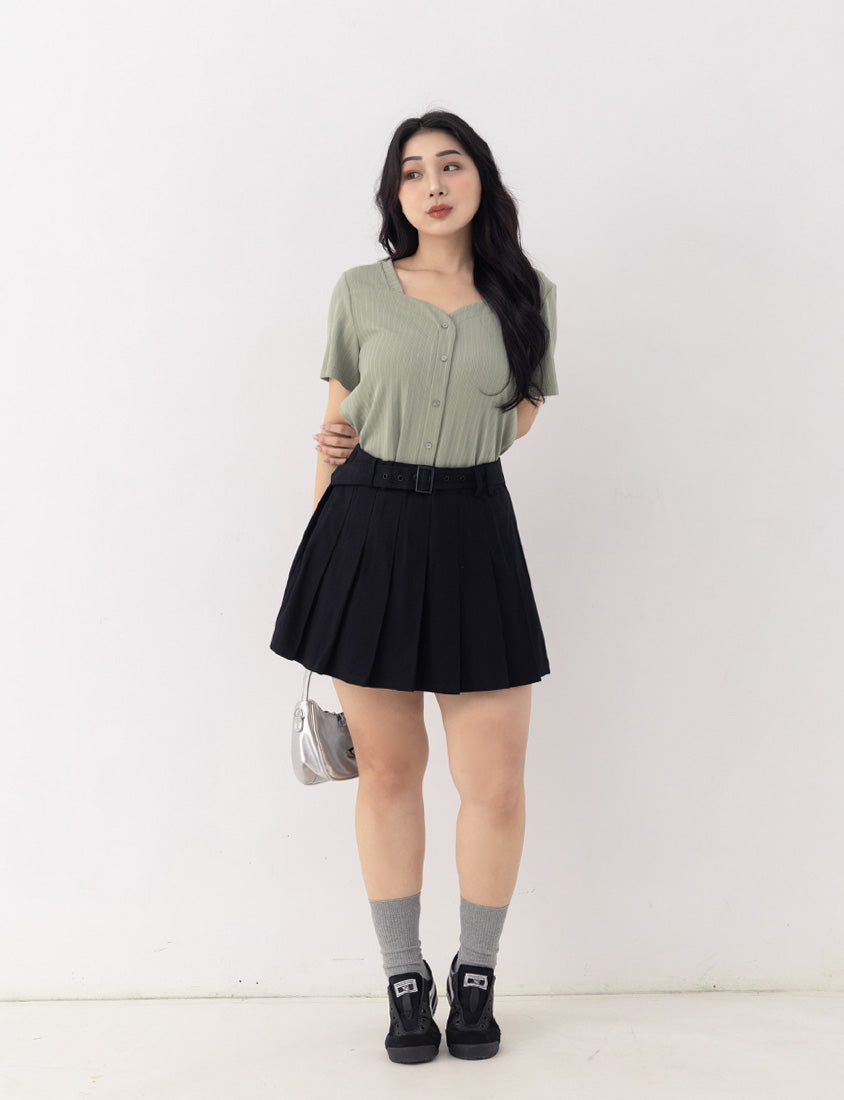 Multicolor Heart Collar Floral Button Plus Size Ribbed Top