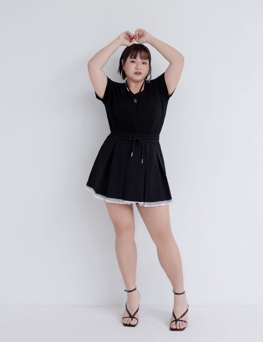 MUA! Space Cotton U-Neck Tie-Front Plus Size Top