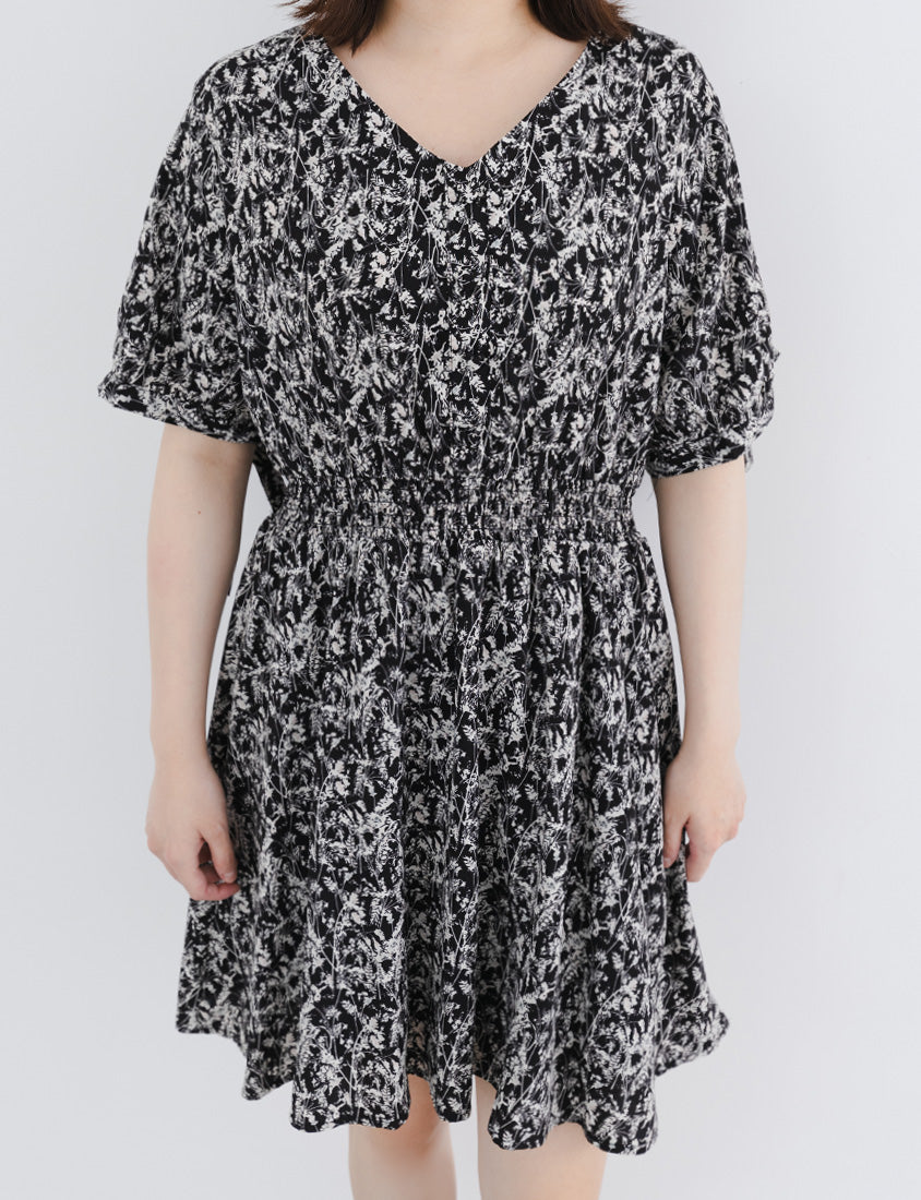 Heart Button Cuff Tie Plus Size Floral Mini Dress