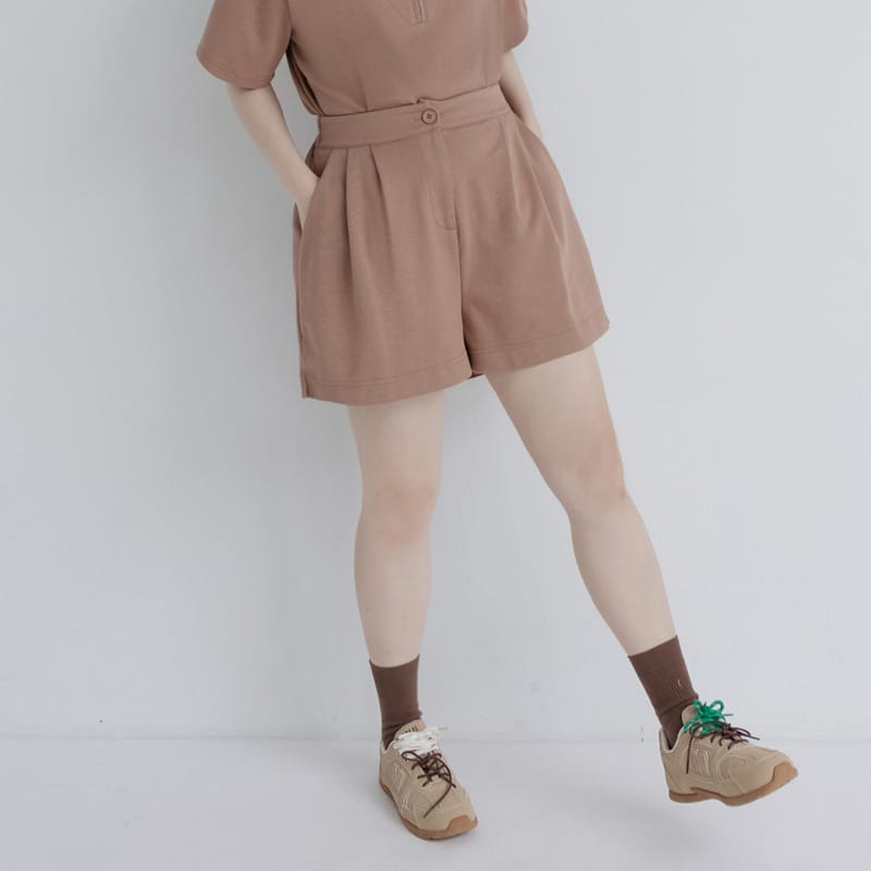 Summer Pleated Back Elastic Waist Plus Size Shorts
