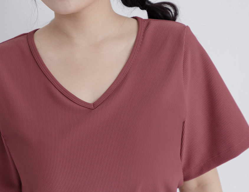 Pobra. Airy Ribbed V-Neck Short Sleeve Plus Size Bratop
