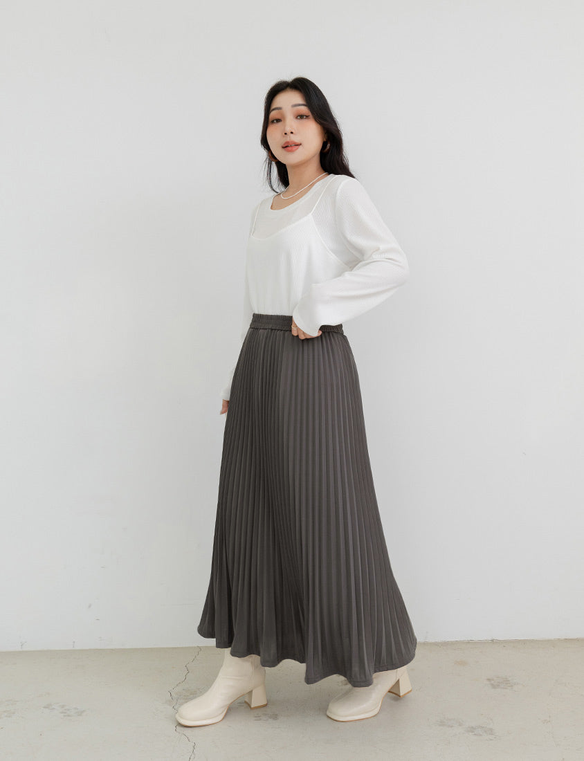 MISS. Fairy Pleated Elastic Waist Plus Size Maxi Skirt