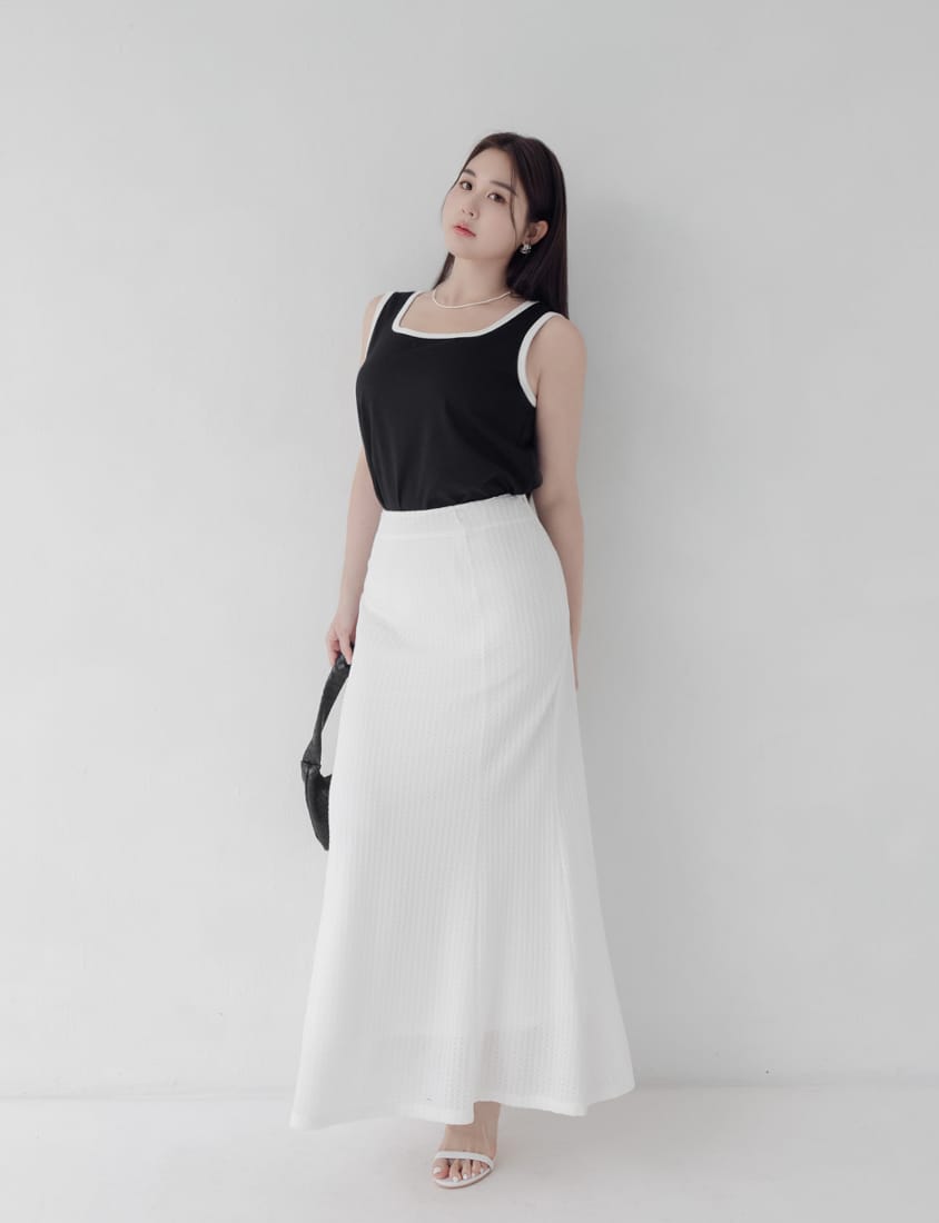 MISS. Basic Contrast Piped Plus Size Square Neck Tank Top