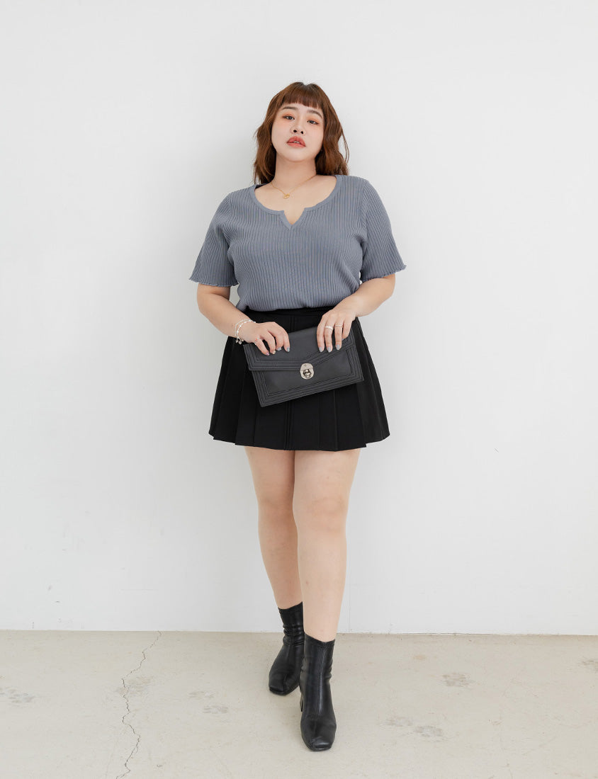 MISS. Essential Wavy Edge Plus Size Knit Top